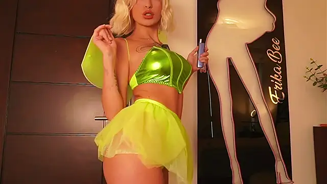 LunaMystyque online show from 10-31-25, 08:05