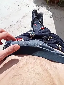 Snapshot of MrTamburine22 chatting on 03-13-26, 12:43 MrTamburine22 online show from 03-13-26, 12:43