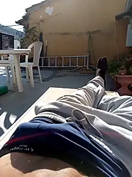 Snapshot of MrTamburine22 chatting on 10-18-25, 01:02 MrTamburine22 online show from 10-18-25, 01:02