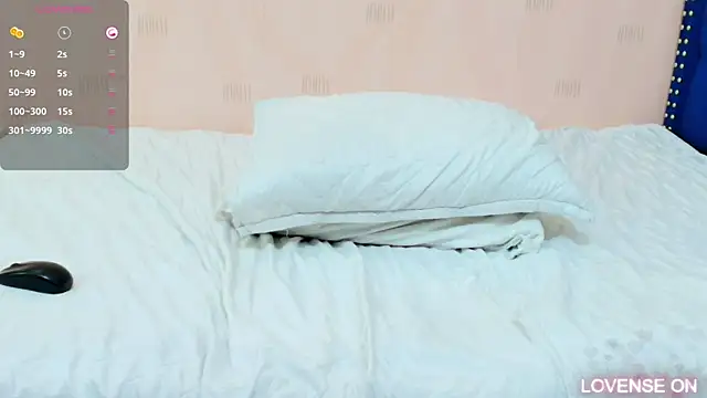 hornybarelylegalgirl online show from 03-18-25, 03:33