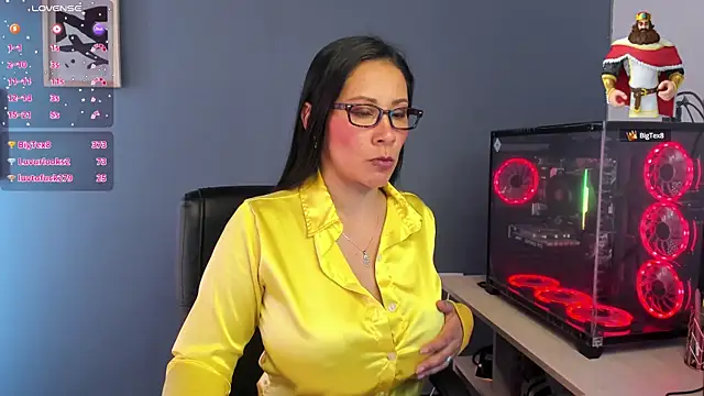 Snapshot of Sue_Wolls chatting on 02-27-25, 07:26 Sue Wolls online show from 02-27-25, 07:26