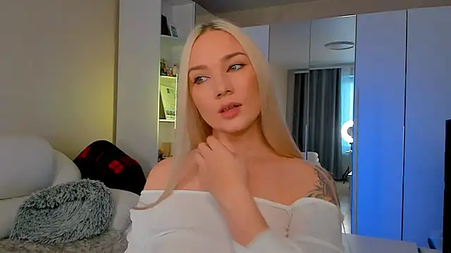 1AlexaGoddess3 online show from 09-26-25, 05:25