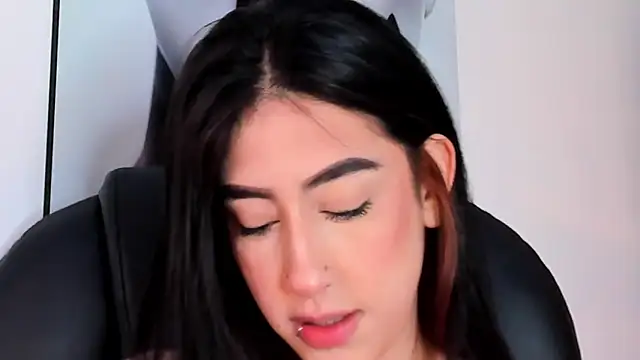 AntonellaFord online show from 12-03-24, 05:17