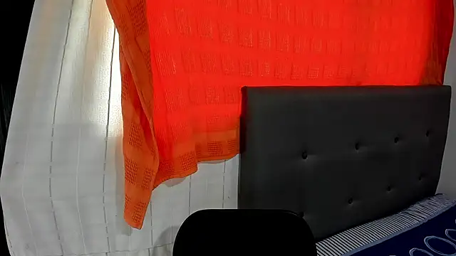 Snapshot of angela_nix chatting on 09-30-25, 02:45 angela nix online show from 09-30-25, 02:45