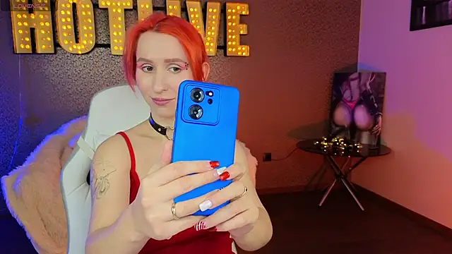 Snapshot of AliceBYKiss chatting on 02-14-25, 12:36 AliceBYKiss online show from 02-14-25, 12:36