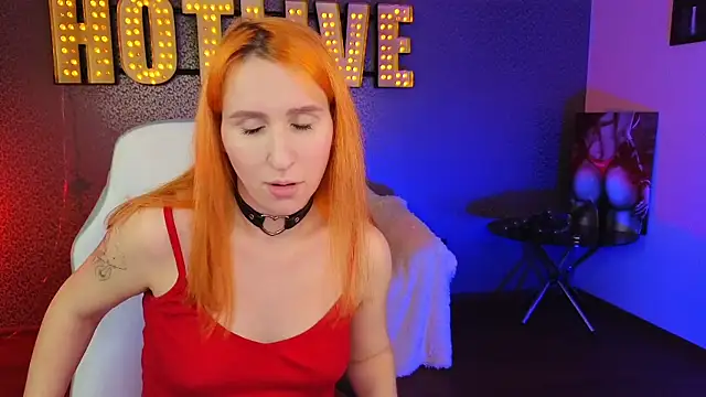 Snapshot of AliceBYKiss chatting on 01-31-25, 12:40 AliceBYKiss online show from 01-31-25, 12:40