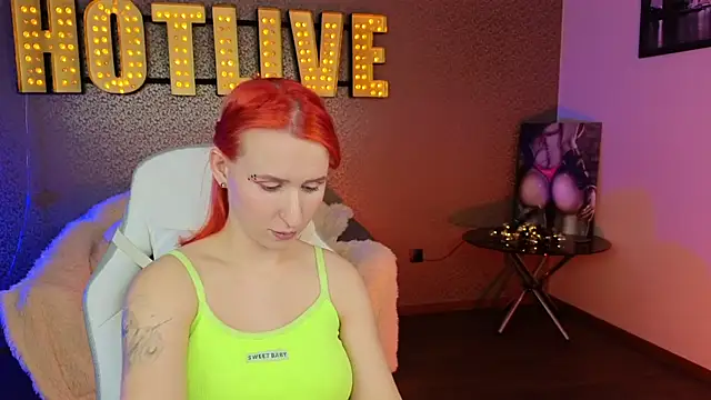 Snapshot of AliceBYKiss chatting on 02-14-25, 03:58 AliceBYKiss online show from 02-14-25, 03:58