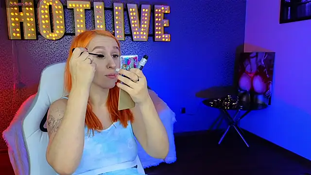 Snapshot of AliceBYKiss chatting on 02-07-25, 12:17 AliceBYKiss online show from 02-07-25, 12:17