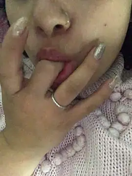 Snapshot of Julieta_333 chatting on 03-18-25, 06:50 Julieta 333 online show from 03-18-25, 06:50