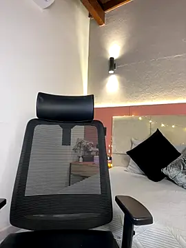 AniiRose online show from 11-15-25, 03:43