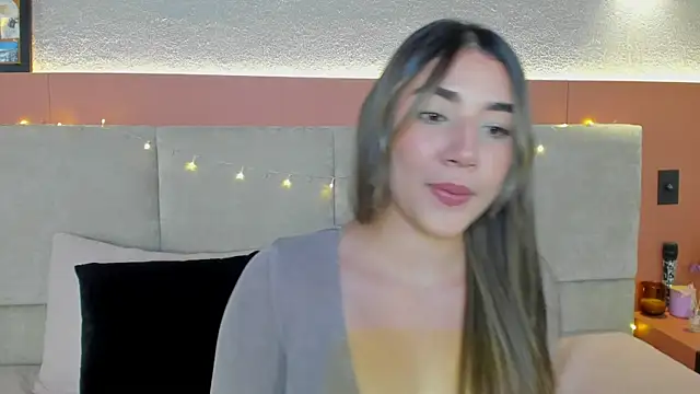 AniiRose online show from 11-30-25, 09:37