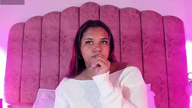 Carolina Evanss online show from 12-03-25, 06:14