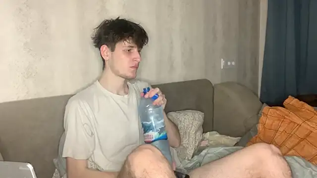 cutie guys online show from 12-21-24, 06:22