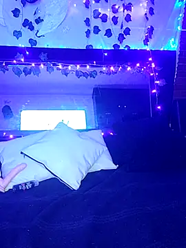 -Lola Bunny online show from 02-25-25, 02:25