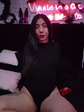 -Lola Bunny online show from 11-15-25, 09:30