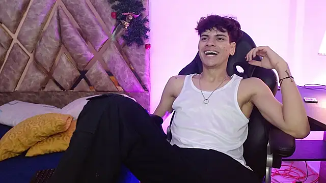 Themilow online show from 12-29-24, 03:44