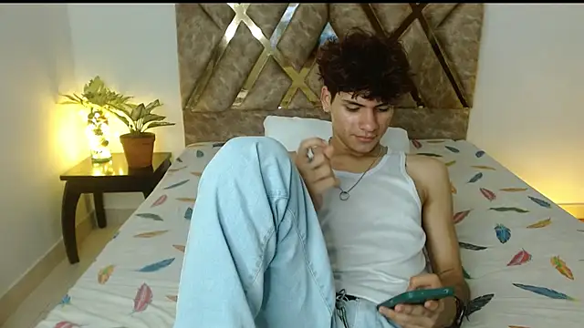 Themilow online show from 01-14-25, 06:13