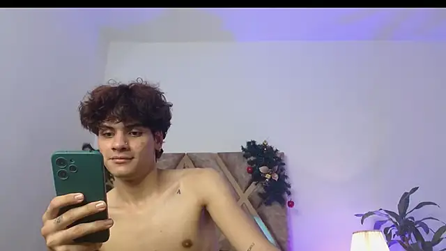 Themilow online show from 12-24-24, 06:22