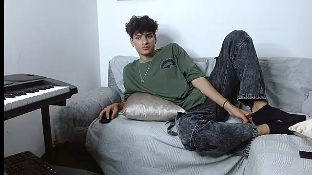 Themilow online show from 01-30-25, 04:16