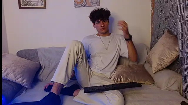 Themilow online show from 02-04-25, 04:26