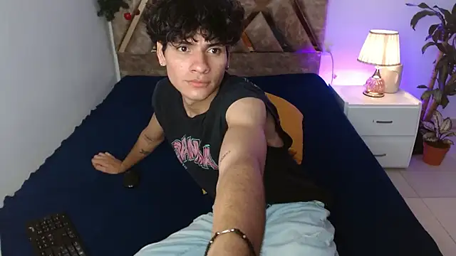 Themilow online show from 12-20-24, 05:47