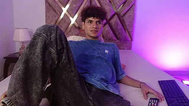 Themilow online show from 01-09-25, 03:04