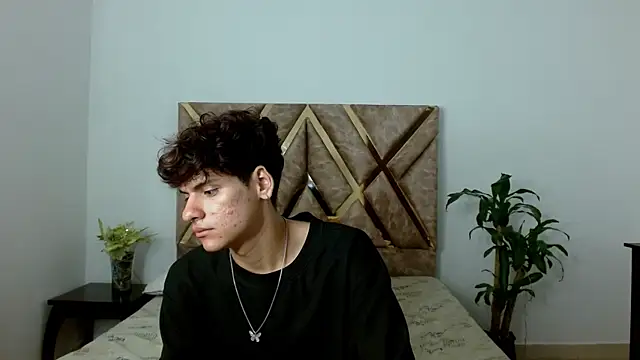 Themilow online show from 01-26-25, 04:30