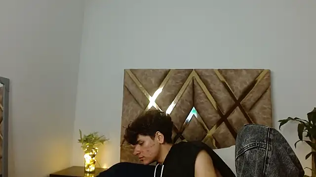 Themilow online show from 01-28-25, 07:00