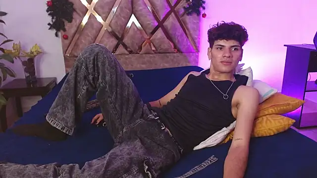 Themilow online show from 12-30-24, 04:42