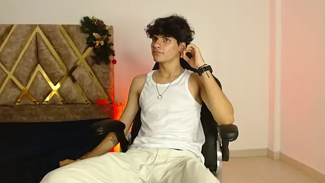 Themilow online show from 12-18-24, 02:21