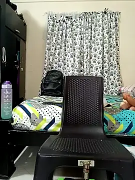 Snapshot of Stylevoluptuousvycky chatting on 12-05-25, 12:21 Stylevoluptuousvycky online show from 12-05-25, 12:21