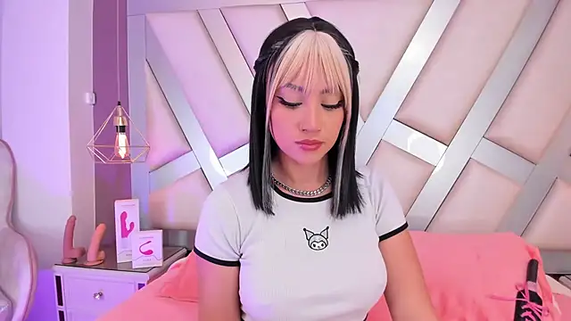 MadissonRey online show from 11-07-25, 01:15