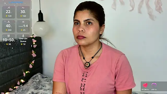 Snapshot of cutehanna1 chatting on 02-12-26, 09:47 cutehanna1 online show from 02-12-26, 09:47