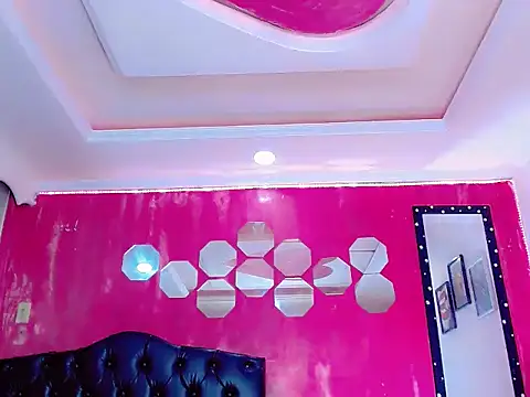 Snapshot of TiffanyMackensyy chatting on 09-09-25, 05:17 TiffanyMackensyy online show from 09-09-25, 05:17