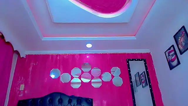 TiffanyMackensyy online show from 12-22-25, 09:26