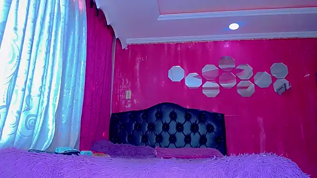 TiffanyMackensyy online show from 01-18-26, 09:07