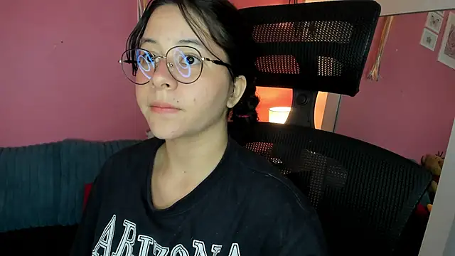 agnes 213 online show from 11-04-25, 01:04