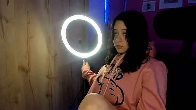 agnes 213 online show from 11-17-25, 01:37