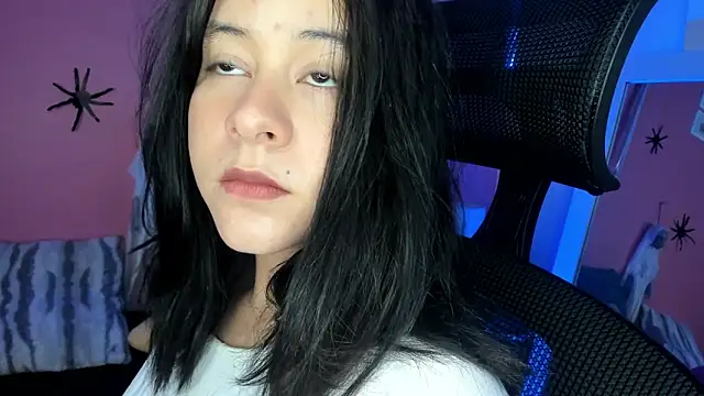 agnes 213 online show from 10-30-25, 08:28