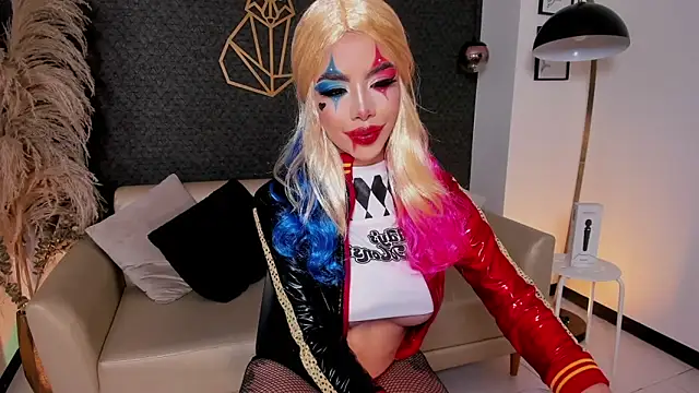 Snapshot of Catvalentine_ chatting on 10-30-25, 09:29 Catvalentine online show from 10-30-25, 09:29