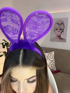 Snapshot of Catvalentine_ chatting on 02-20-26, 07:21 Catvalentine online show from 02-20-26, 07:21