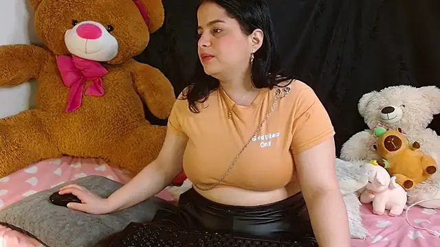 sophia cute1 1 online show from 12-05-25, 12:37