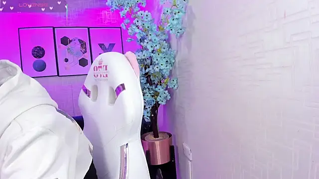 Theia moon online show from 02-21-26, 06:32