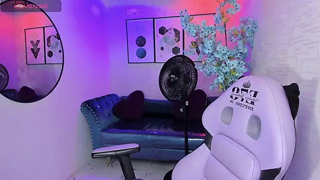 Theia moon online show from 12-17-25, 01:49