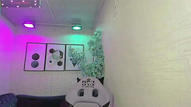 Theia moon online show from 04-06-26, 12:39