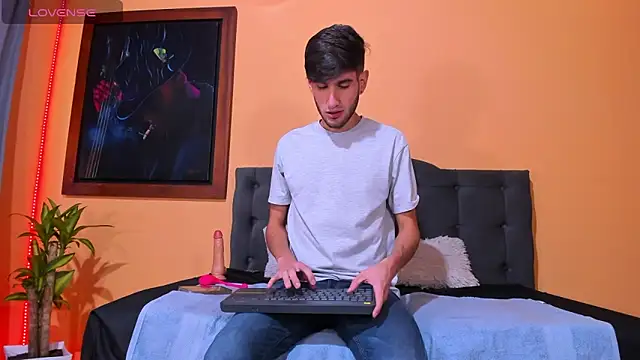 Snapshot of Thhiago_tay chatting on 12-16-24, 04:05 Thhiago tay online show from 12-16-24, 04:05