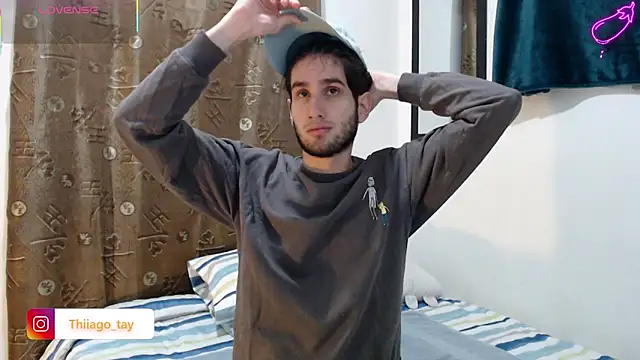 Snapshot of Thhiago_tay chatting on 10-01-25, 04:44 Thhiago tay online show from 10-01-25, 04:44