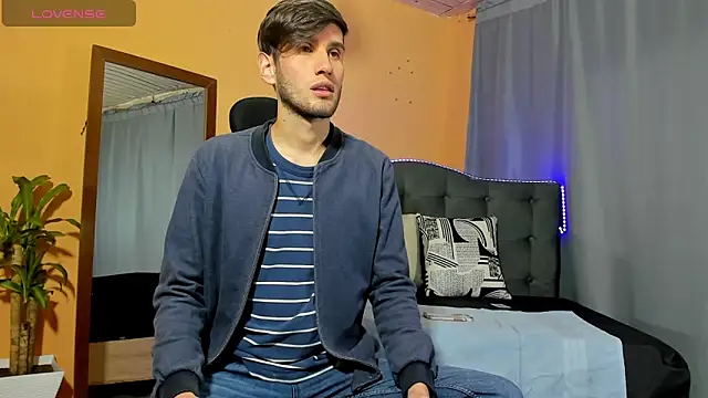 Snapshot of Thhiago_tay chatting on 03-14-25, 05:05 Thhiago tay online show from 03-14-25, 05:05