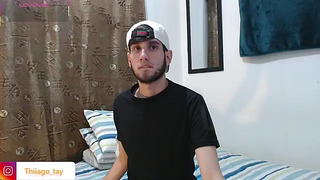 Snapshot of Thhiago_tay chatting on 10-28-25, 02:49 Thhiago tay online show from 10-28-25, 02:49