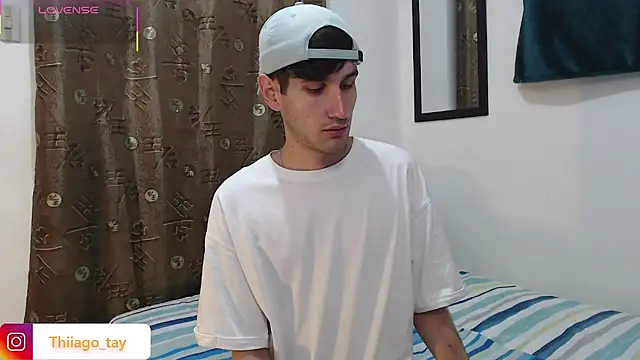 Snapshot of Thhiago_tay chatting on 11-01-25, 03:06 Thhiago tay online show from 11-01-25, 03:06